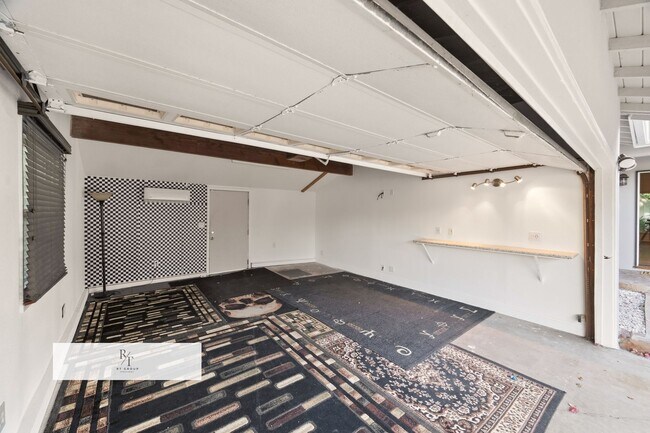 Building Photo - 6928 Vanscoy Ave
