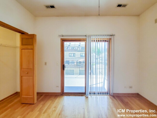 Building Photo - 2510 N Southport Ave