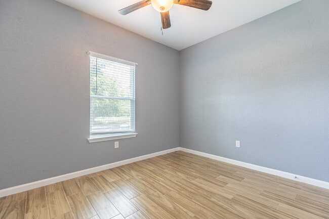Building Photo - 479 Corliss