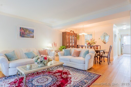 Building Photo - 81 Park Ave