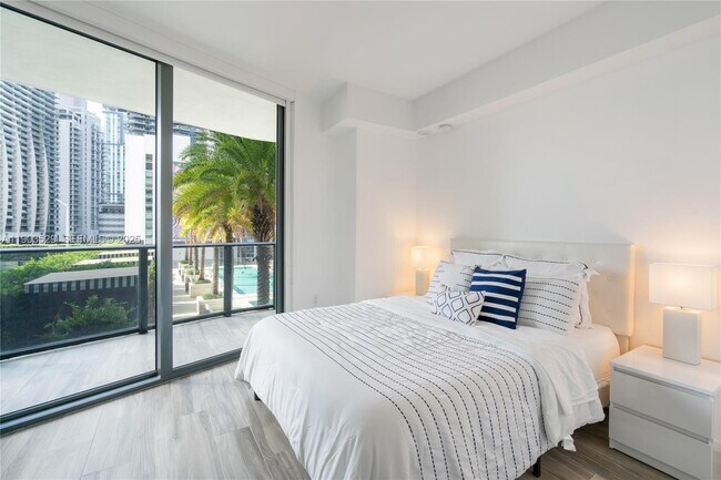 Building Photo - 801 S Miami Ave