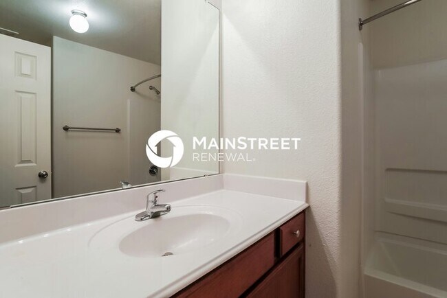 Building Photo - 4 Bedroom Pet-Friendly Home in NEWARK, TX with Main Street Renewal