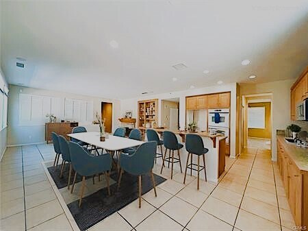 Building Photo - 17231 Greentree Dr
