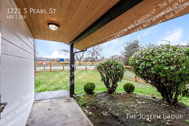 Building Photo - 1221 S Pearl St