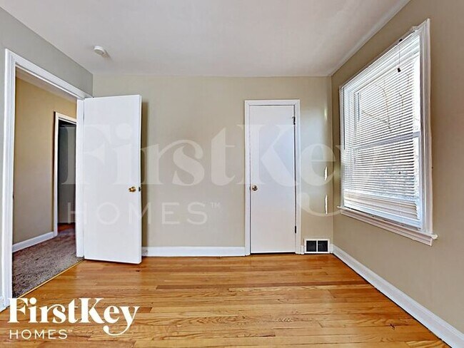 Building Photo - 1573 W 100th Pl