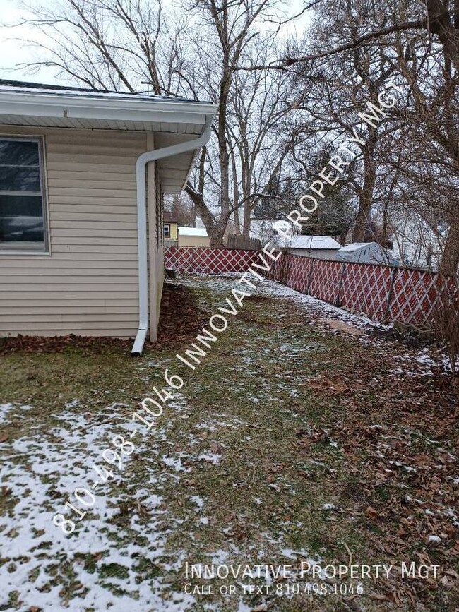 Building Photo - Great 2 bed, move-in ready, Grand Blanc Sc...