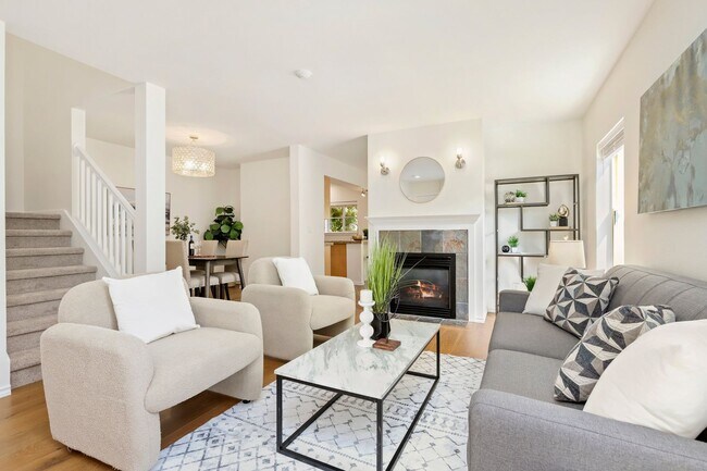 Building Photo - Must-see property that still feels brand new