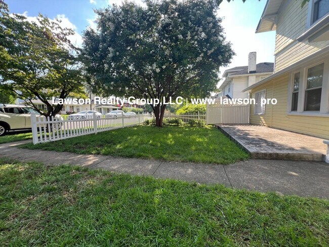 Building Photo - Charming Grandin Court House with Detached Garage and In Law Suite