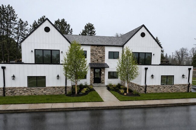 Building Photo - Hudson Valley