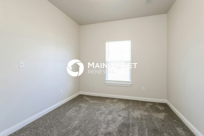 Building Photo - 3 Bedroom Pet-Friendly Home in CHARLESTOWN, IN with Main Street Renewal