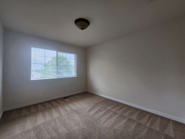 Building Photo - Beautiful 4 Bedroom Home In Beacon Point! Cherry Creek Schools!