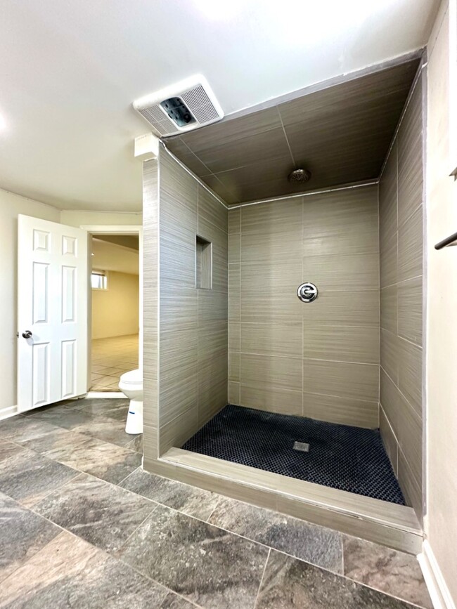 Building Photo - 4219 E 68th Terrace