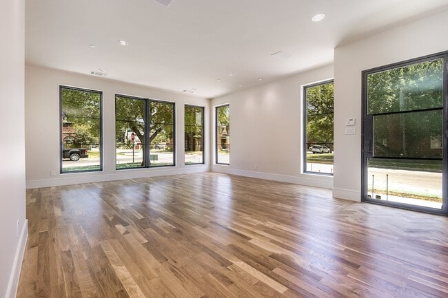 Building Photo - 4203 Normandy Ave