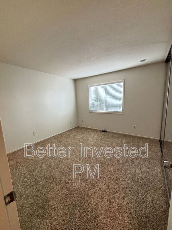 Building Photo - 1912 Cooper Dr