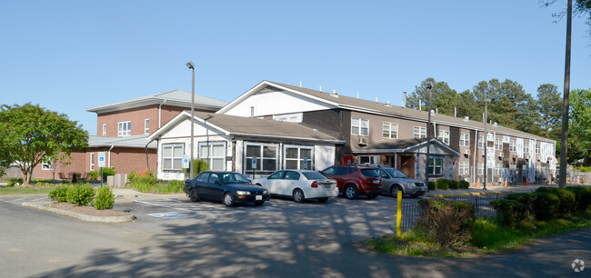 Primary Photo - Studios at South Richmond I & II