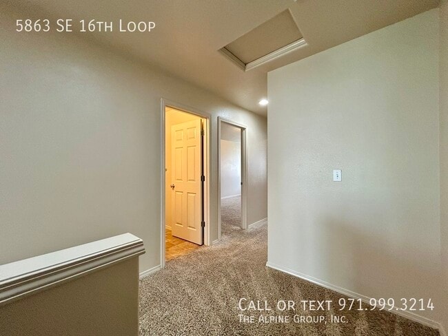 Building Photo - 5863 SE 16th Loop