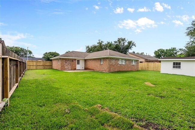 Building Photo - 1814 Hanbury Ct