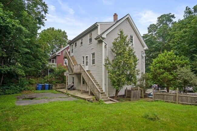 Building Photo - 88 Vernon St