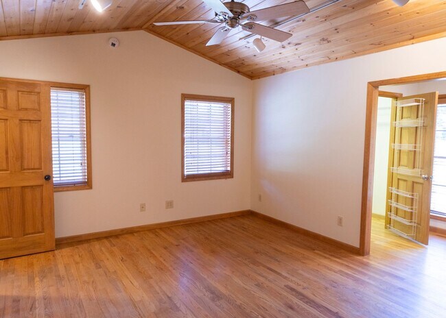 Building Photo - Spacious Home in Sugar Grove With Easy Access to Boone