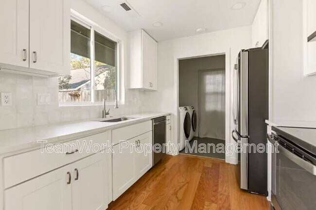 Building Photo - 1127 Snap Dragon Ct