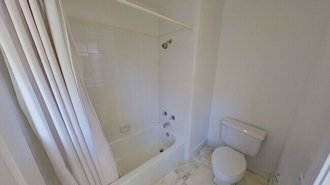Building Photo - 9 Inverary
