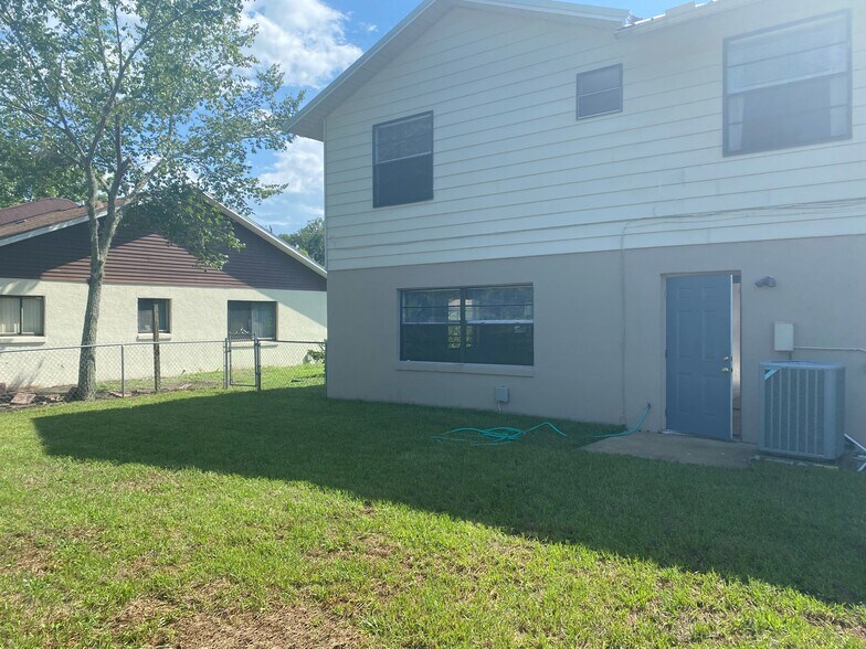 Building Photo - 1595 Megan Bay Cir