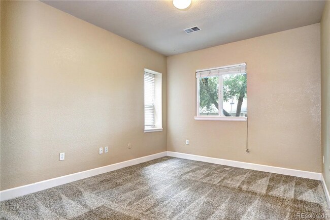 Building Photo - 3 bed / 2.5 bath duplex in Castle Rock!! -18 month lease preferred