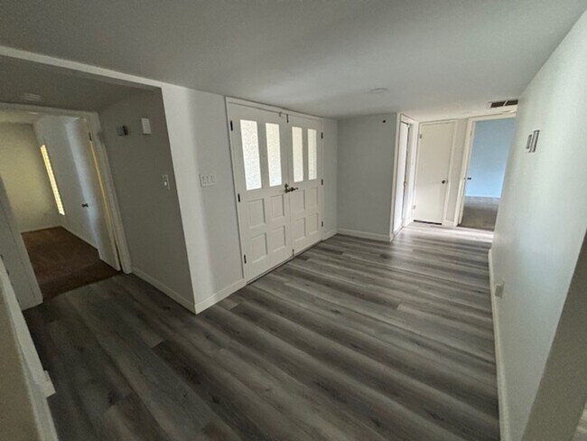 Building Photo - Very Clean Condo in Kern City!  2 Bedrooms...