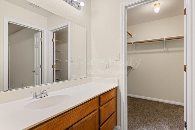 Building Photo - 109 Apple Ln