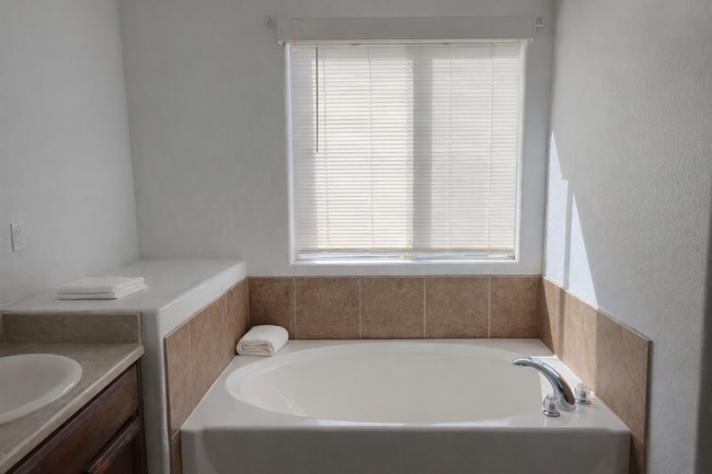 Building Photo - 1391 Espejo Ct