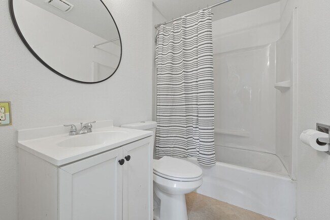 Building Photo - Impressive Home - Remodeled throughout!
