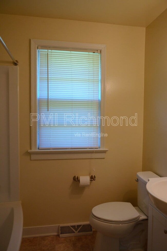 Building Photo - 5012 Orcutt Ln