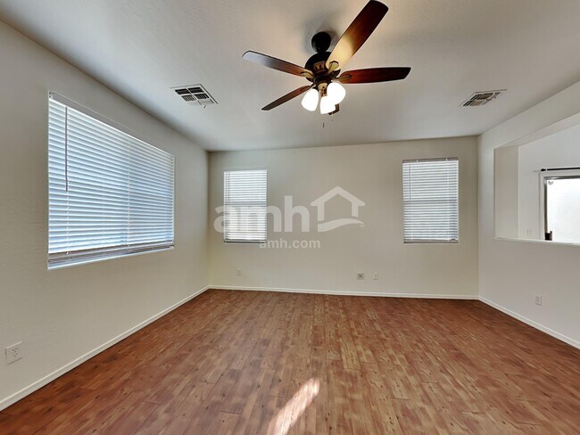Building Photo - 7136 S 7th Ln