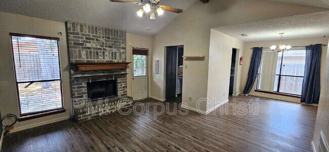 Building Photo - 6106 Angus Dr