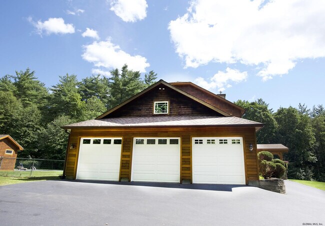 Building Photo - 32 Flat Rock Rd