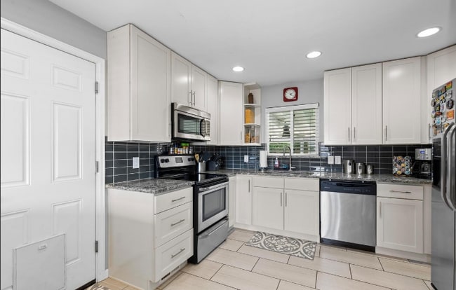 Building Photo - 2105 S Hazel Ct