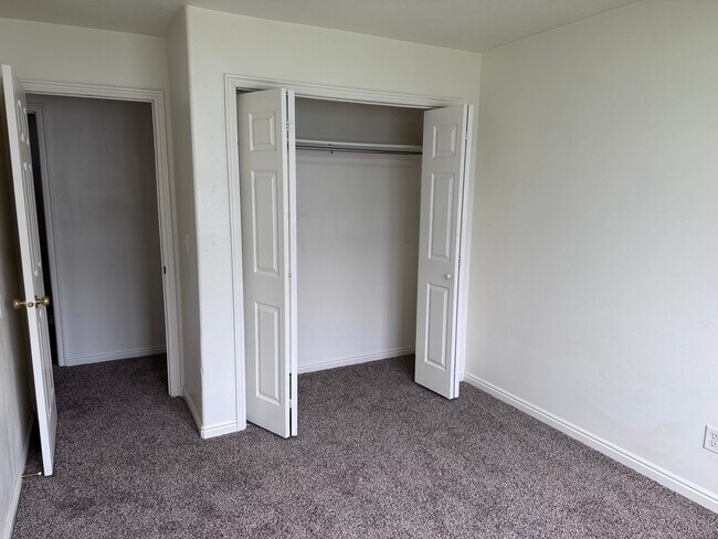 Building Photo - 2455 W 450 N