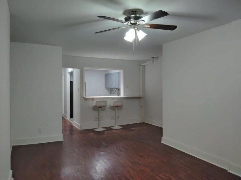 Building Photo - 556 W 161st St