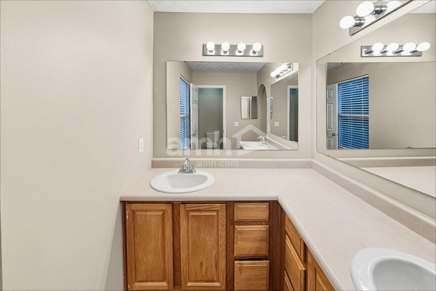 Building Photo - 2159 Clay Stone Pl