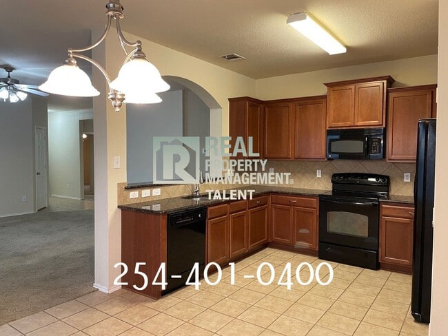 Building Photo - 3-bedroom, 2-bathroom home located  in Waco
