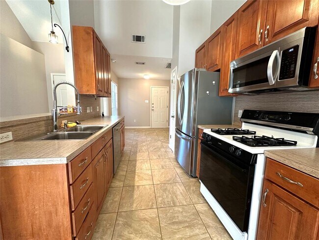 Building Photo - 7903 Tiger Eye Cove