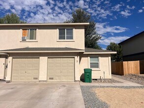 Building Photo - 725 Starlite Dr