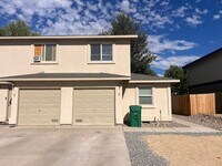 Building Photo - 725 Starlite Dr