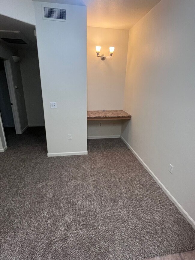 Building Photo - NICE CONDO AT THE RESERVES @ GALLERIA IN ROSEVILLE!!