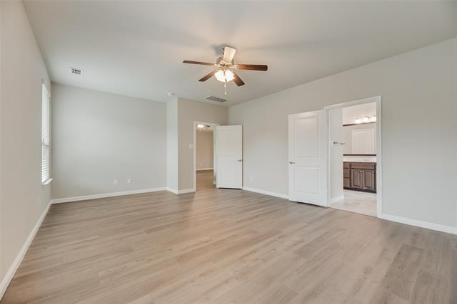 Building Photo - 1601 Bunting Dr