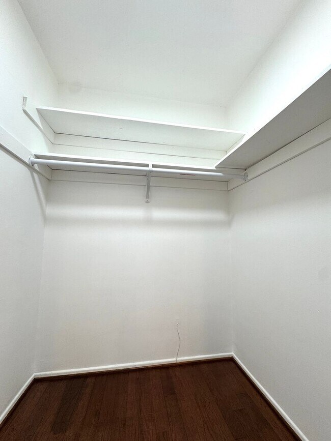 Building Photo - ONE MONTH FREE! Spacious 1 Bedroom in West Hollywood