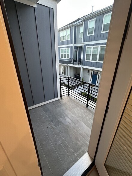 Building Photo - 1762 W 220 S