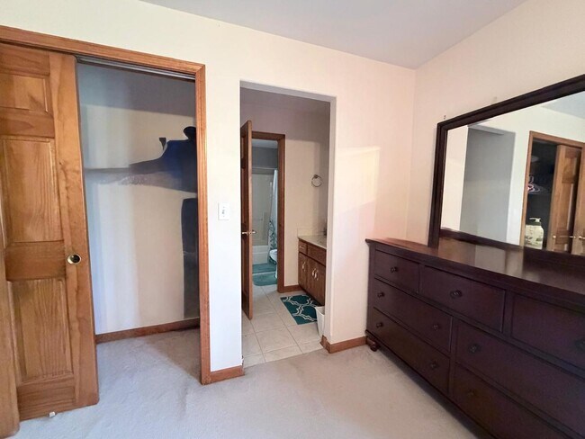 Building Photo - 3823 Sunburst Ln