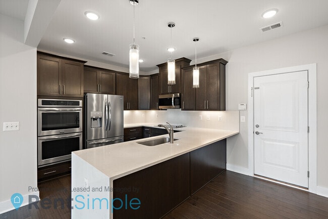 Building Photo - 44798 Tiverton Sq