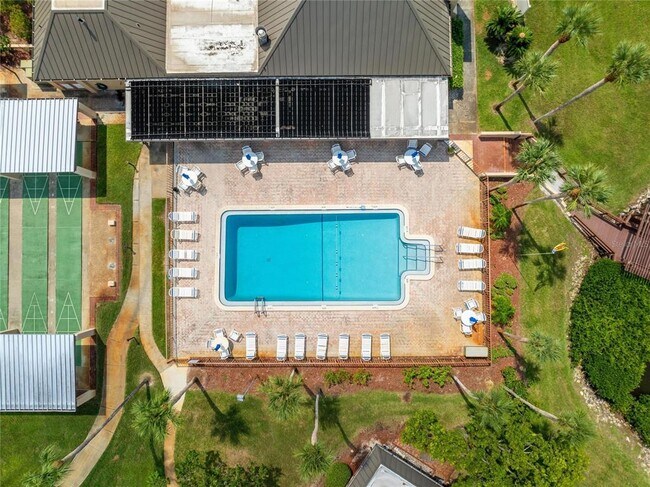 Building Photo - 4112 Hampton Dr